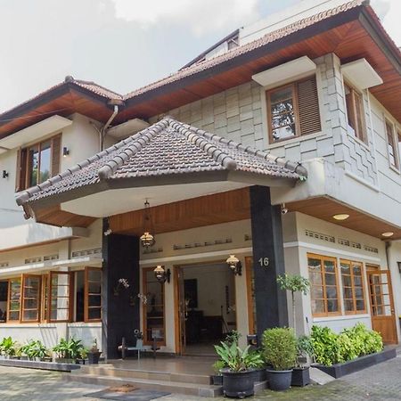 Hotel Reddoorz Near Institut Teknologi Bandung 2 Exteriér fotografie