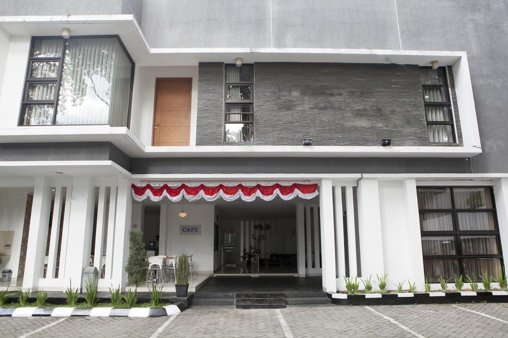 Hotel Reddoorz Near Institut Teknologi Bandung 2 Exteriér fotografie